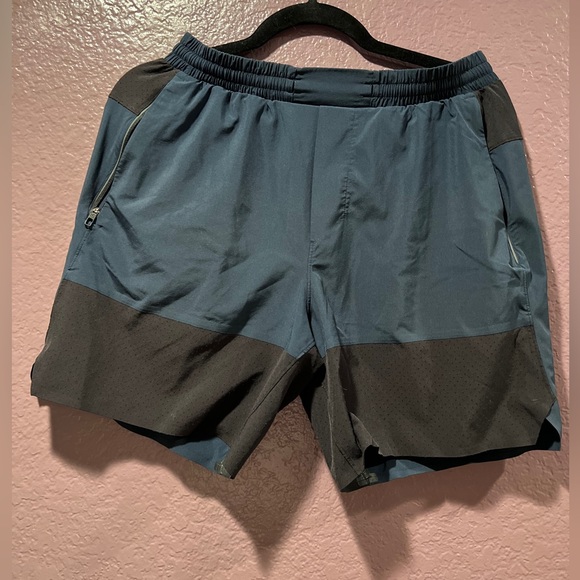 Men’s Lululemon Shorts - Picture 2 of 6